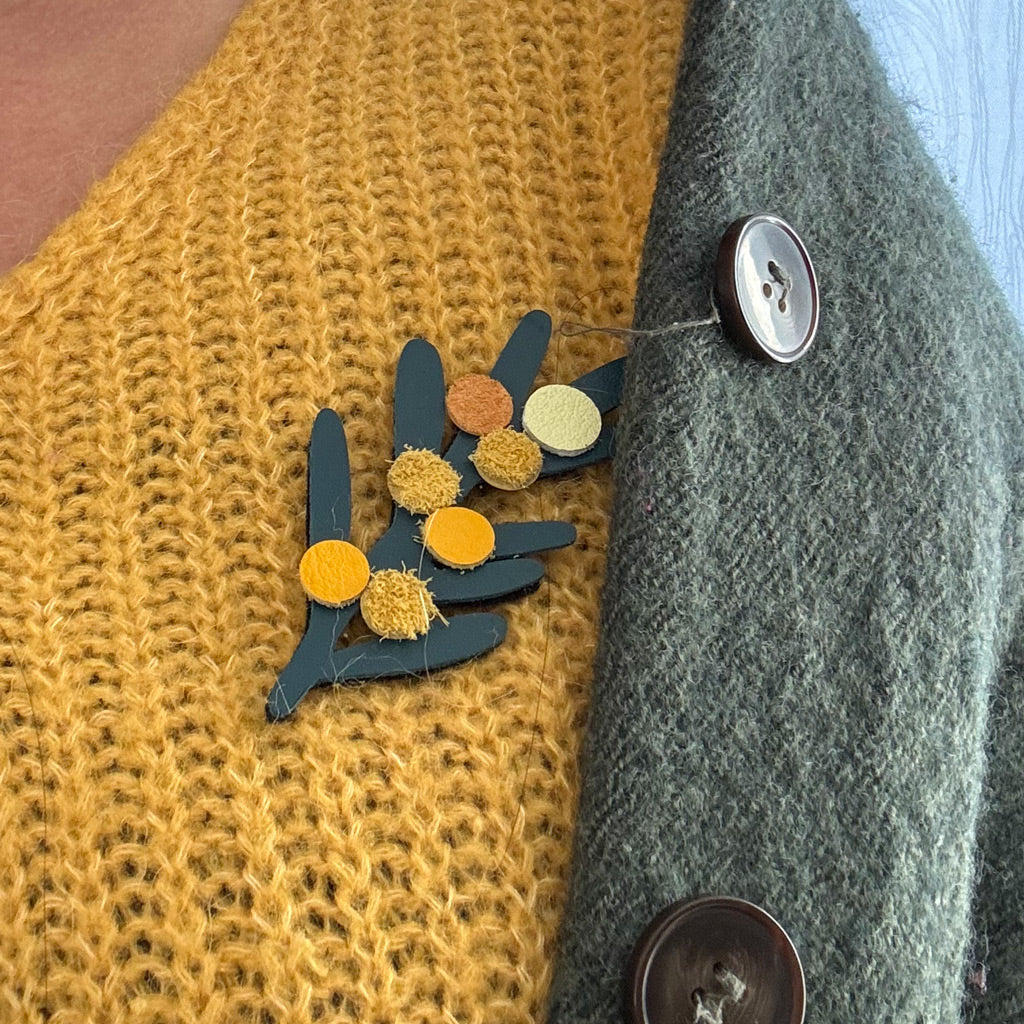 broche mimosa